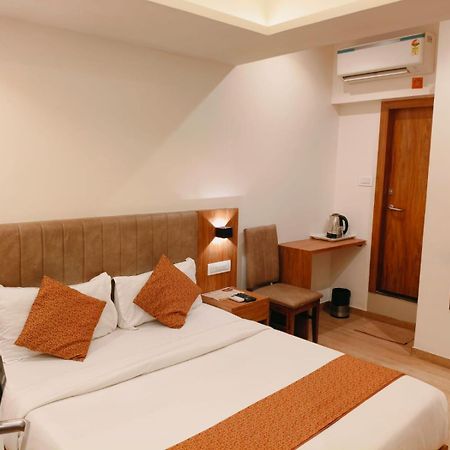 Hotel Black Burn Mumbai Exterior foto
