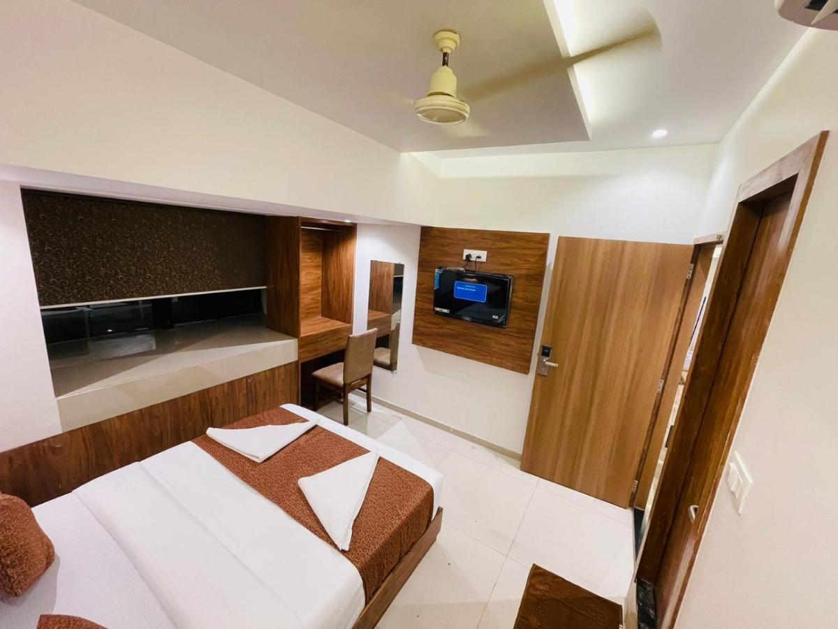 Hotel Black Burn Mumbai Exterior foto