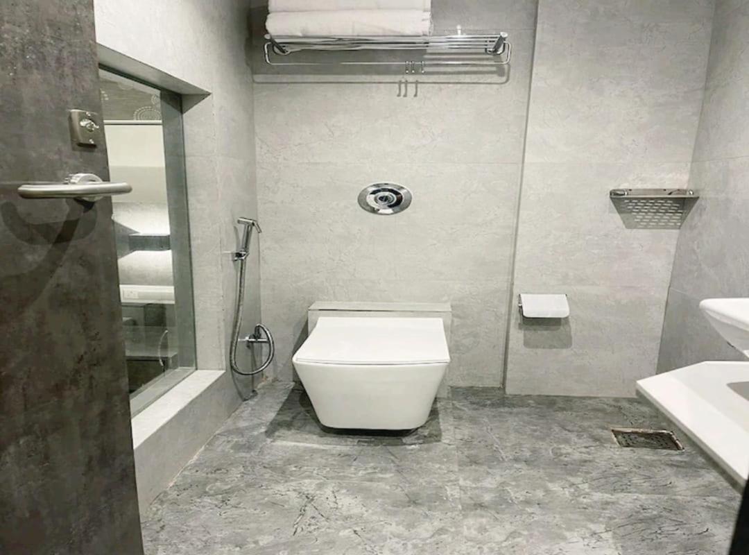 Hotel Black Burn Mumbai Exterior foto